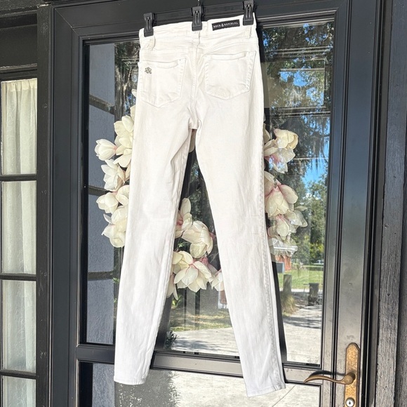 Rock & Republic Berlin Super Skinny White Jeans - Picture 3 of 9